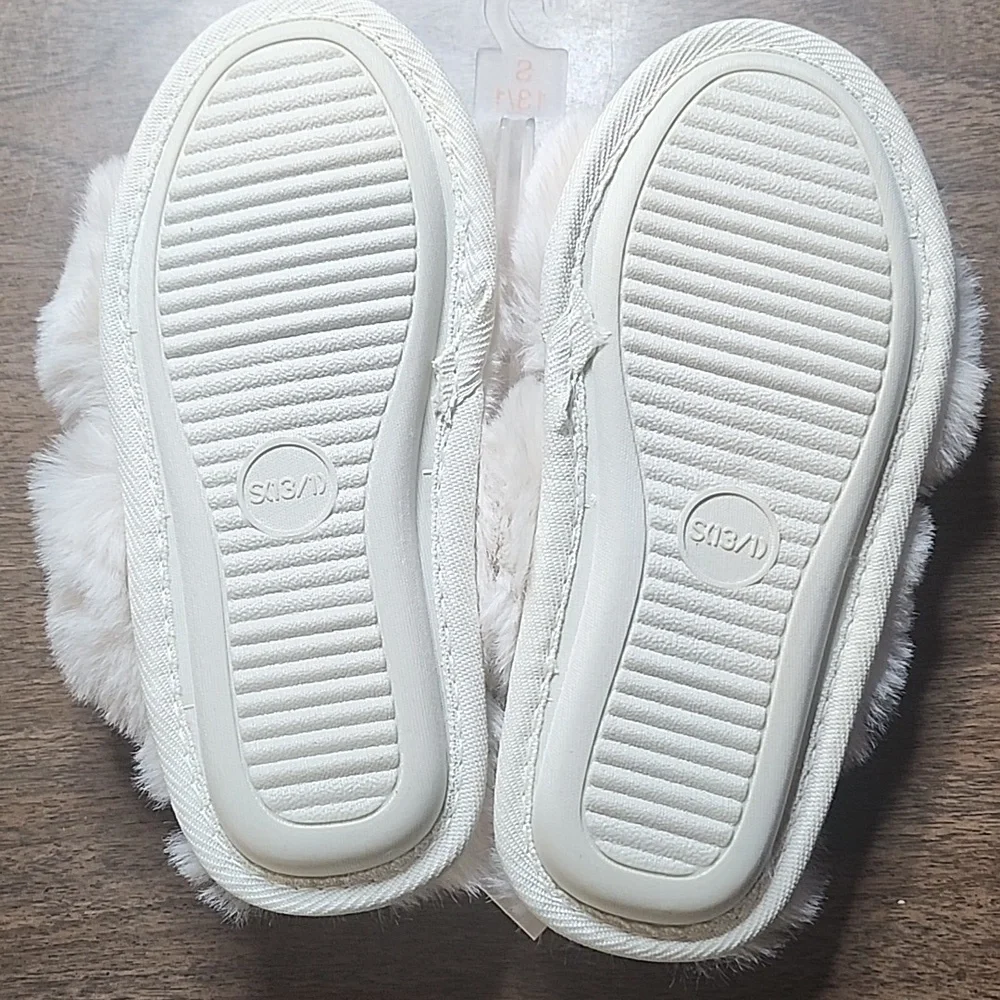 Cat & Jack Slippers, Cream/Brooklyn, Girls Size Small‎ 13/1, New